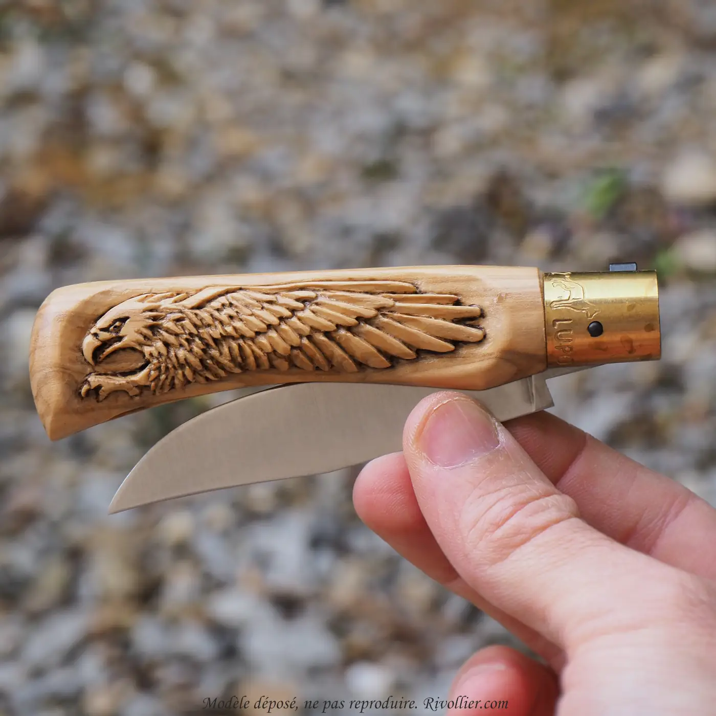 couteau sculpté aigle