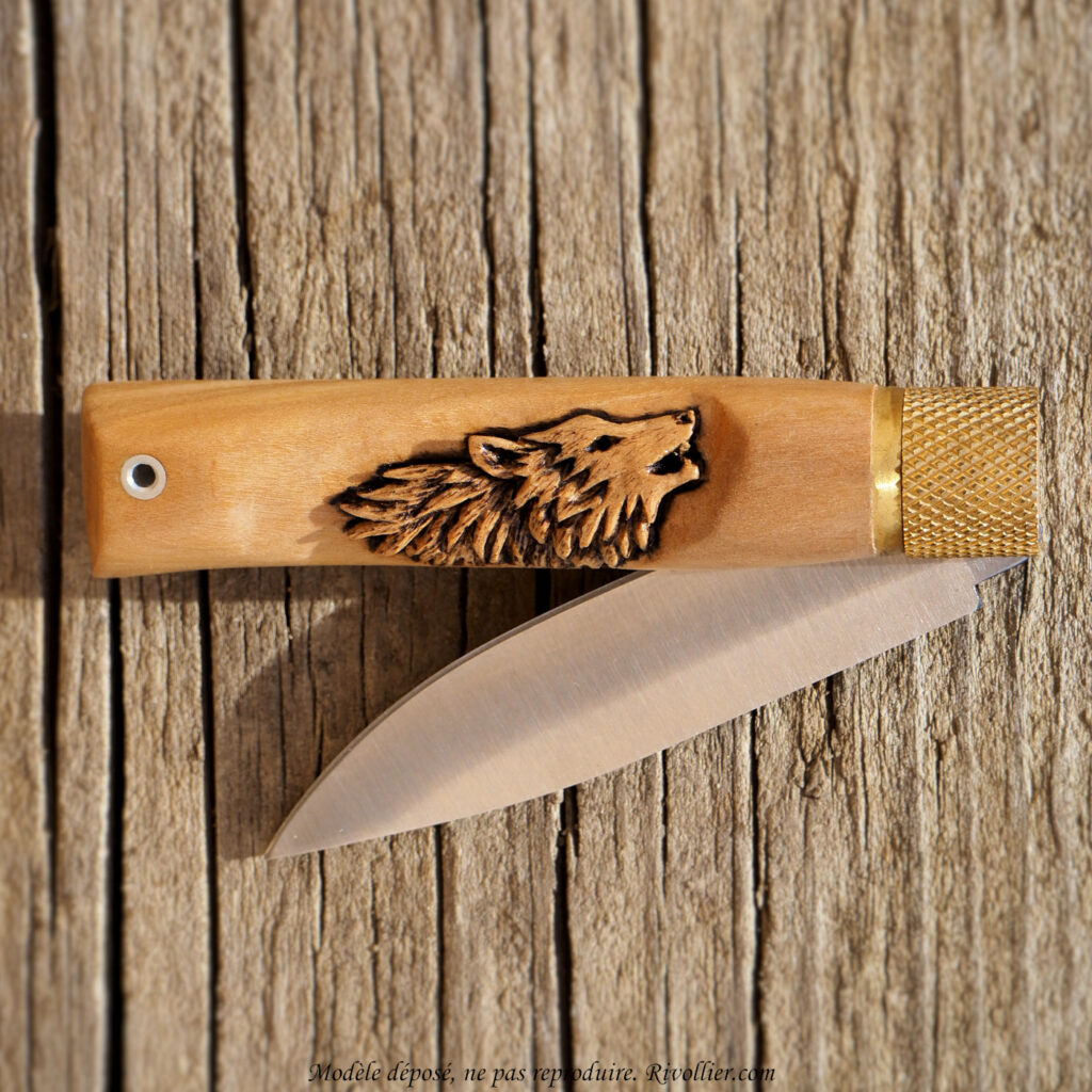 couteau sculpté loup