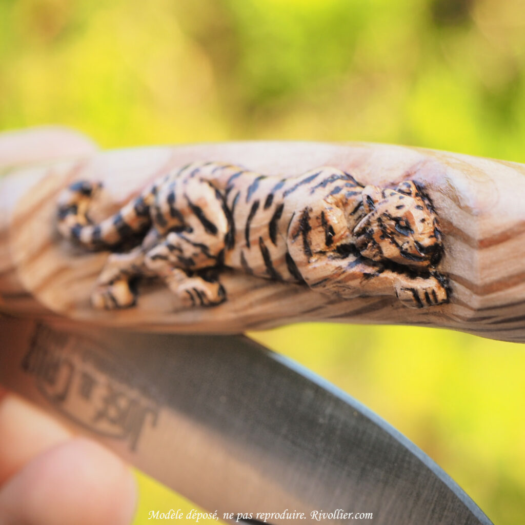 couteau sculpté tigre