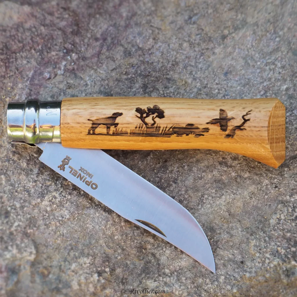 Opinel gravé chien chasse cadeau
