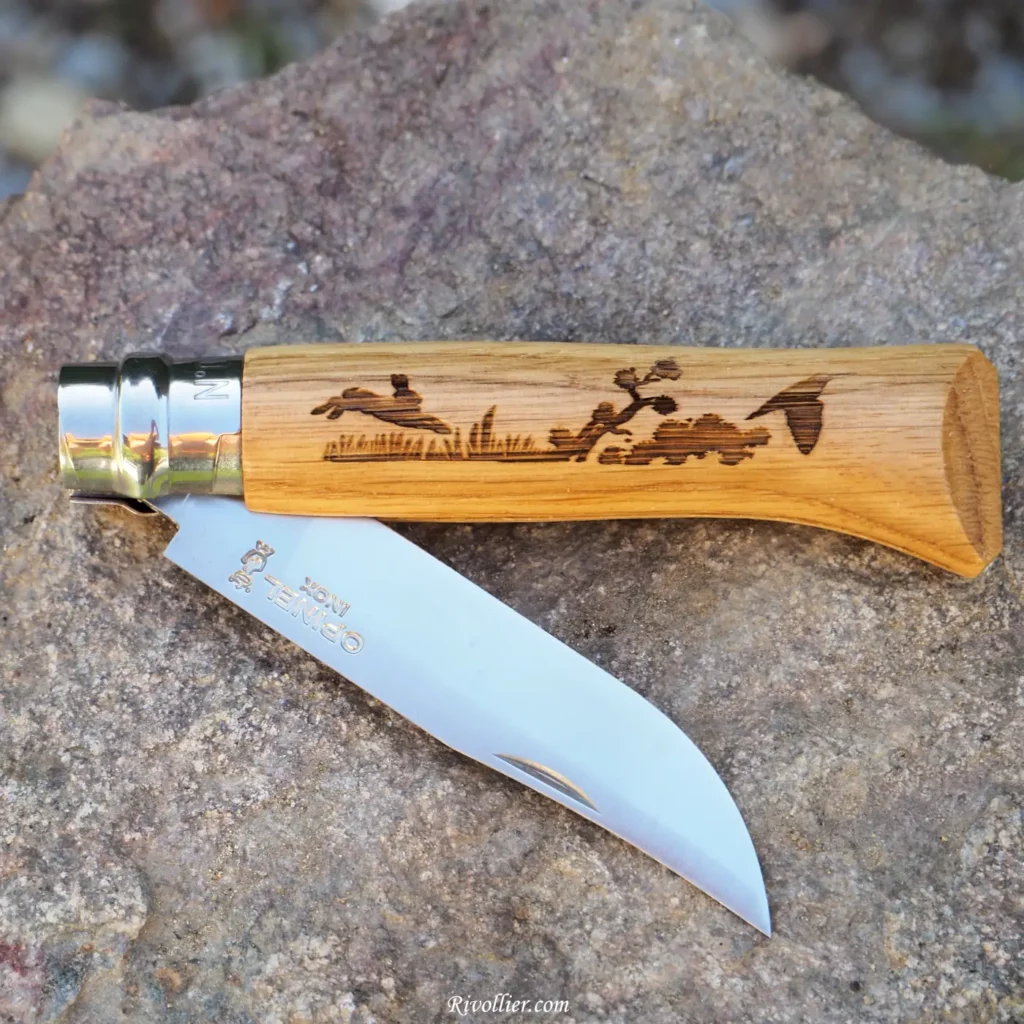Opinel gravé lièvre personnalisé