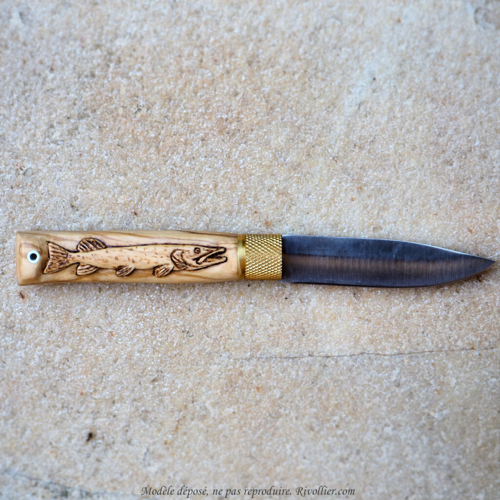 couteau pêcheur brochet