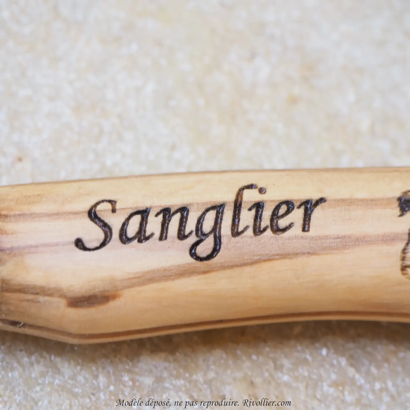 couteau sanglier gravé